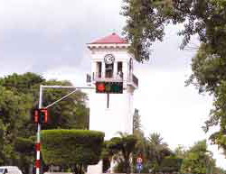 The Quinta Avenida Clock